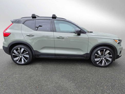 Certified 2022 Volvo XC40 P8 Recharge Ultimate image 10