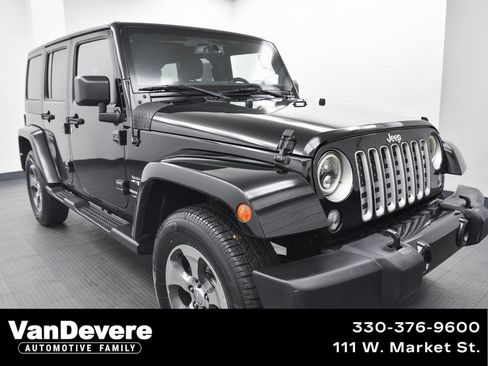 Used 2018 Jeep Wrangler Unlimited Sahara image 1