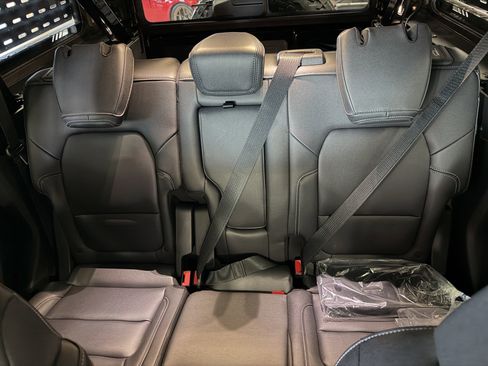 New 2025 Ford Bronco Badlands image 19