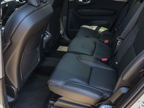 Used 2025 Volvo XC90 B6 Ultra w/ Protection Package Premier AWD/4WD image 18