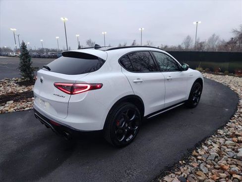 Used 2024 Alfa Romeo Stelvio Veloce image 5