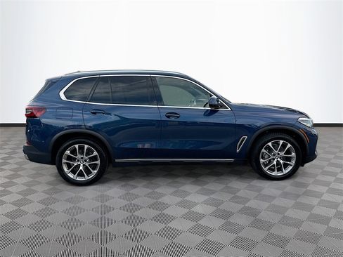 Used 2023 BMW X5 xDrive40i w/ Premium Package image 5