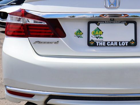 Used 2016 Honda Accord Sport image 19