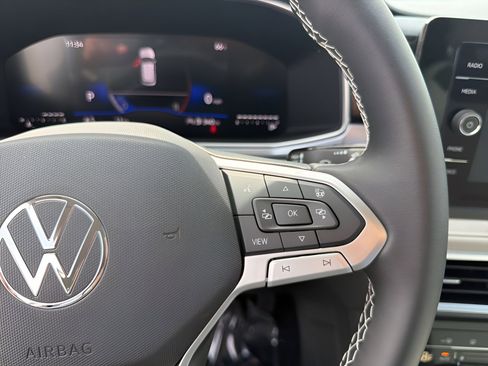 New 2026 Volkswagen Taos SE FWD image 14