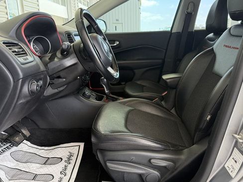 Used 2020 Jeep Compass Trailhawk AWD/4WD image 6