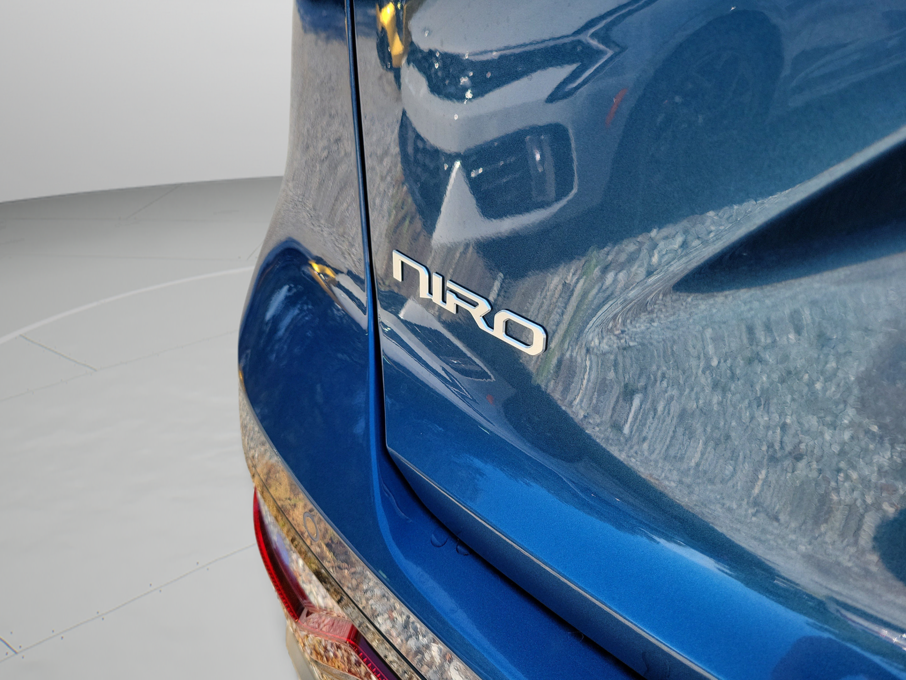 New 2026 Kia Niro SX Touring FWD image 32