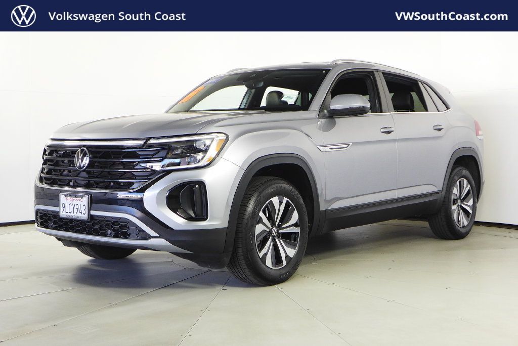 Used 2024 Volkswagen Atlas Cross Sport SE FWD image 1