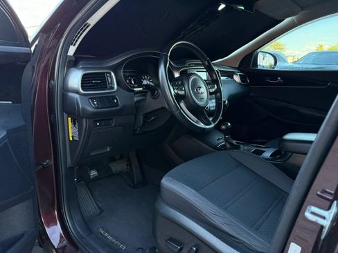 Used 2016 Kia Sorento FWD w/ LX Convenience Package image 38