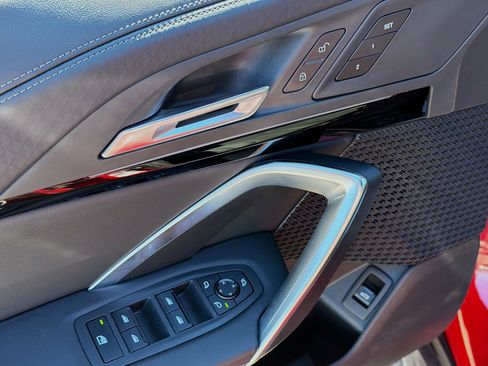 Used 2025 BMW X2 xDrive28i image 21