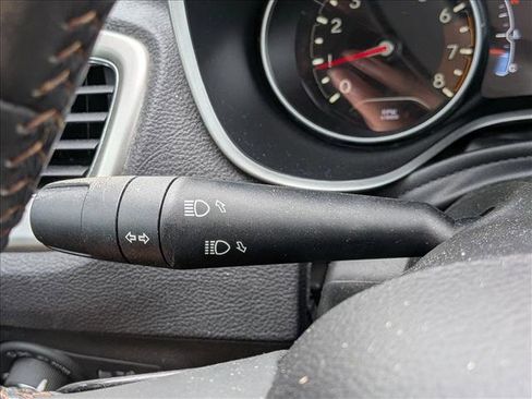 Used 2018 Jeep Compass Latitude w/ Popular Equipment Group FWD image 14