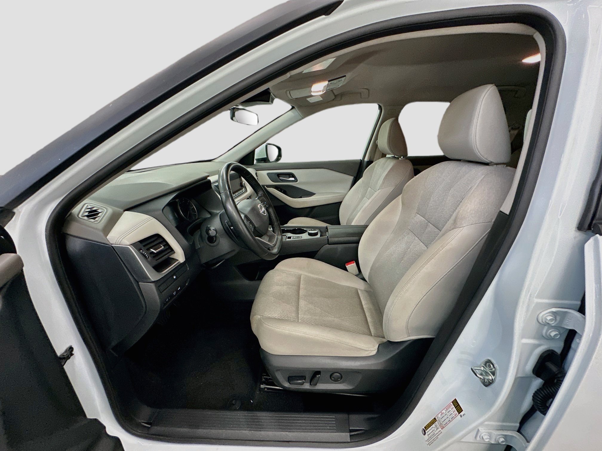 Used 2025 Nissan Rogue SV AWD/4WD image 13