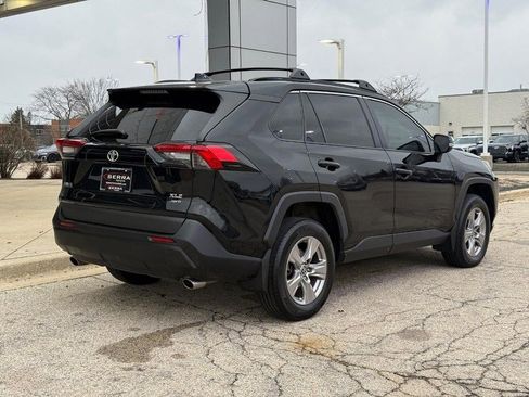 Used 2022 Toyota RAV4 XLE w/ Convenience Package image 3