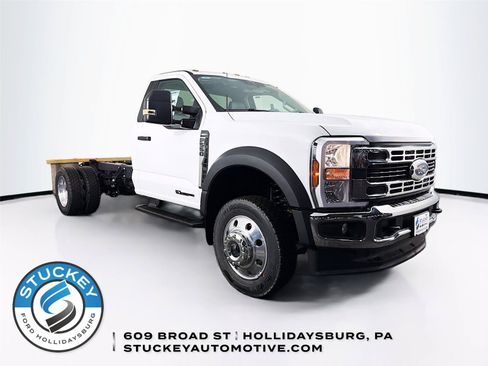 New 2026 Ford F550 4x4 Regular Cab Super Duty w/ XLT Value Package image 1