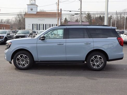 New 2026 Ford Expedition Active image 18