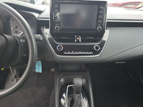 Used 2020 Toyota Corolla LE image 15