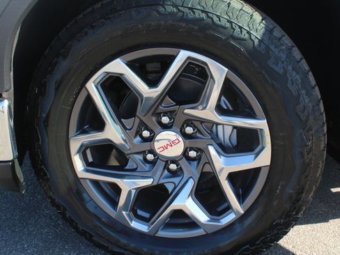 New 2026 GMC Sierra 1500 SLT image 23