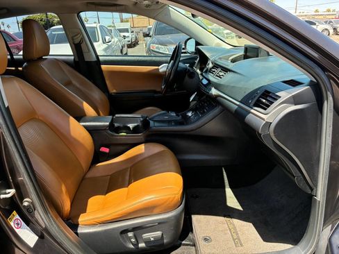 Used 2013 Lexus CT 200h w/ Premium Pkg w/Navigation FWD image 24