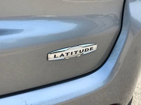 Used 2024 Jeep Compass Latitude AWD/4WD image 11