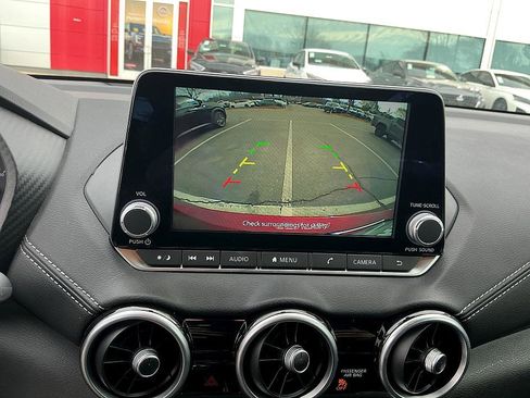 Used 2024 Nissan Sentra SV image 18