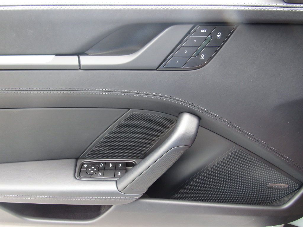 Certified 2025 Porsche 911 Carrera RWD image 26