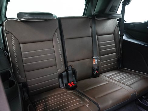 Used 2025 GMC Yukon Denali Ultimate AWD/4WD image 15