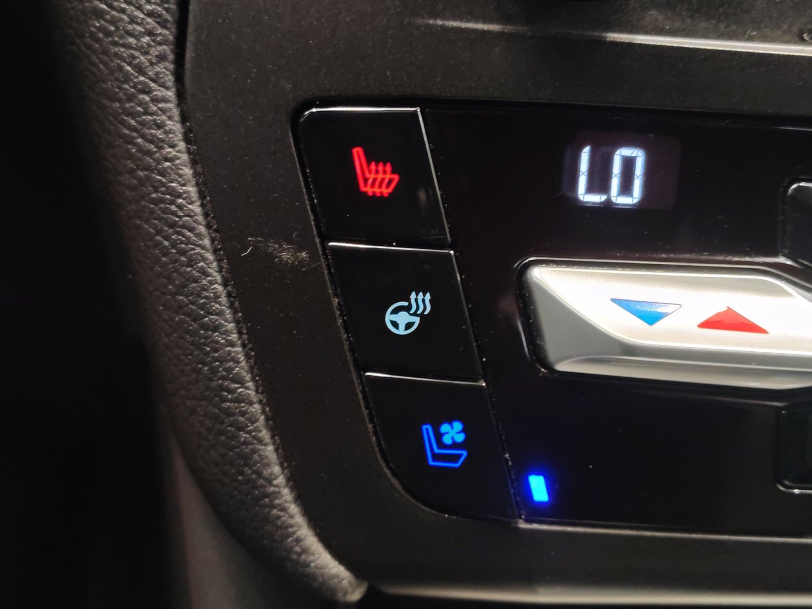 Used 2020 Ford Explorer Limited RWD image 26