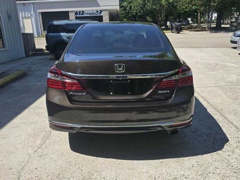 Used 2017 Honda Accord LX image 4