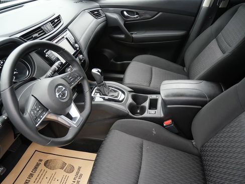 Used 2020 Nissan Rogue S w/ Special Edition Package image 12