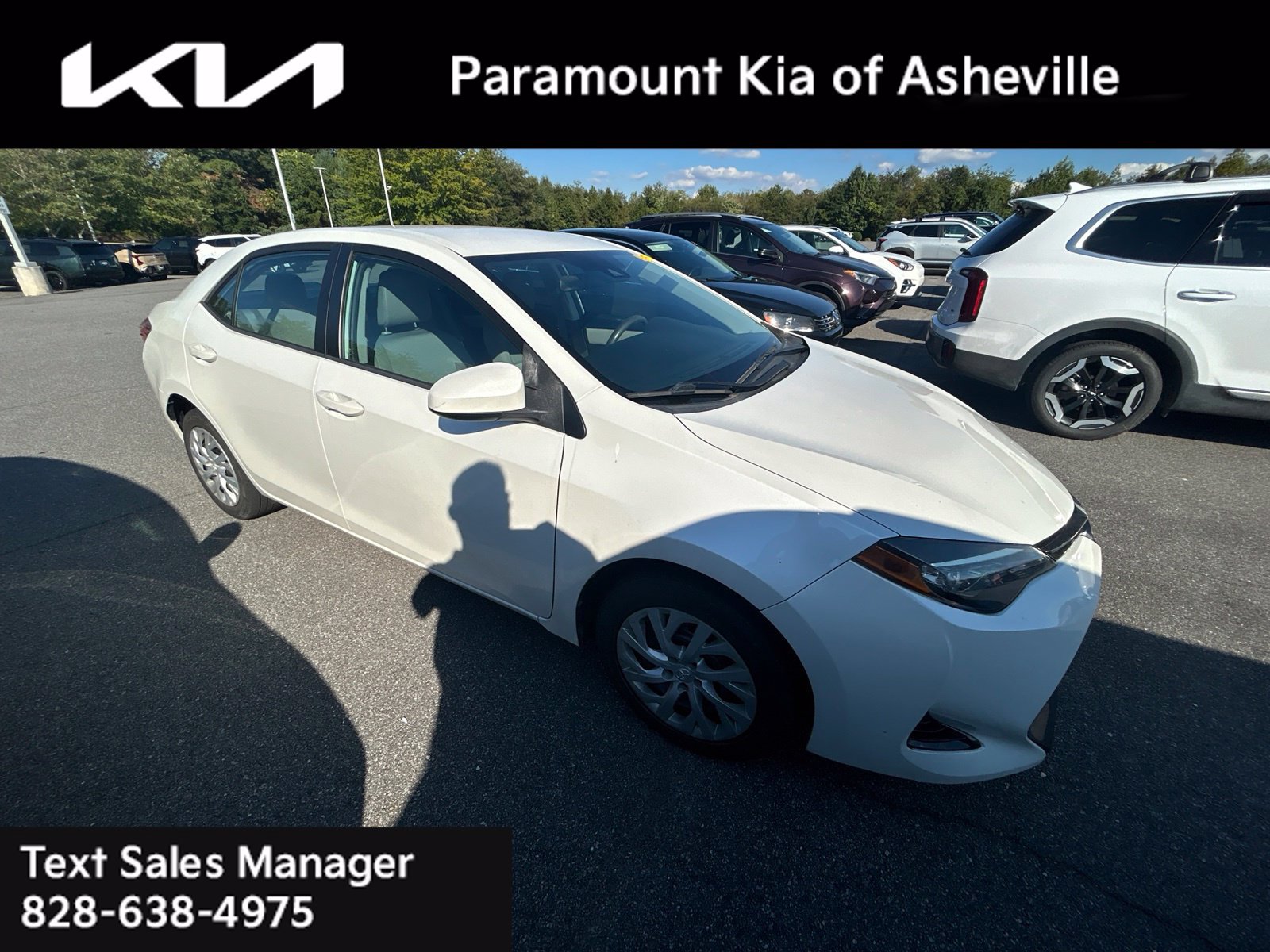 Used 2017 Toyota Corolla LE FWD image 14