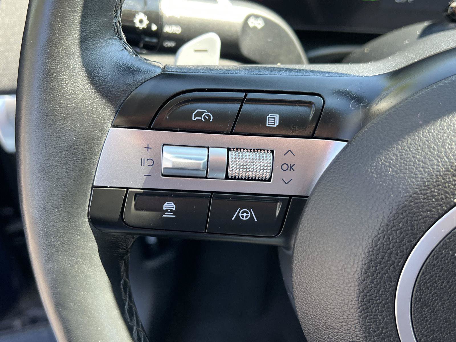 Certified 2025 Hyundai Tucson Limited AWD/4WD image 33