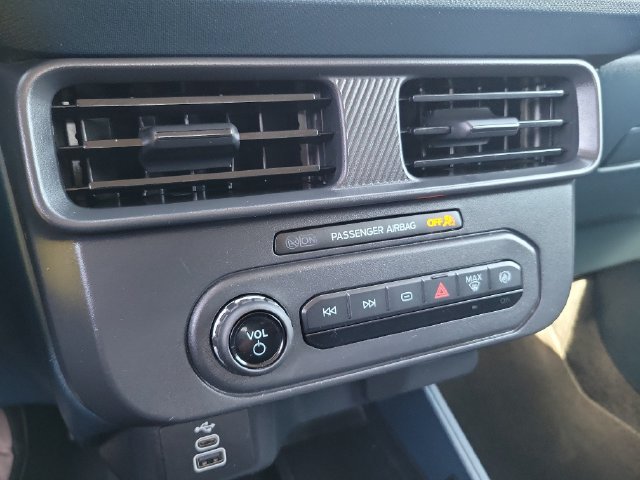Used 2025 Ford Maverick XL FWD image 26