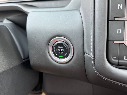 Used 2024 GMC Yukon Denali Ultimate AWD/4WD image 26
