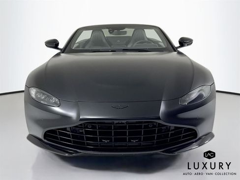 Used 2022 Aston Martin V8 Vantage Roadster image 9