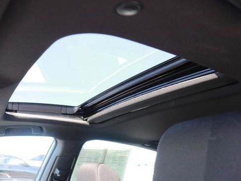 Used 2025 Honda Accord Sport image 30