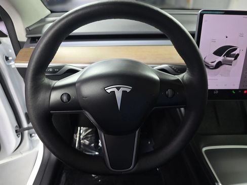 Used 2023 Tesla Model Y Long Range AWD/4WD image 30