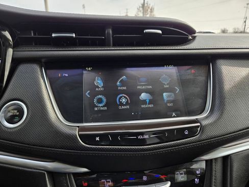 Used 2018 Cadillac XT5 Premium Luxury image 8