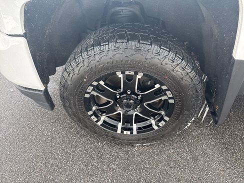 Used 2018 Chevrolet Silverado 1500 LTZ Z71 image 10