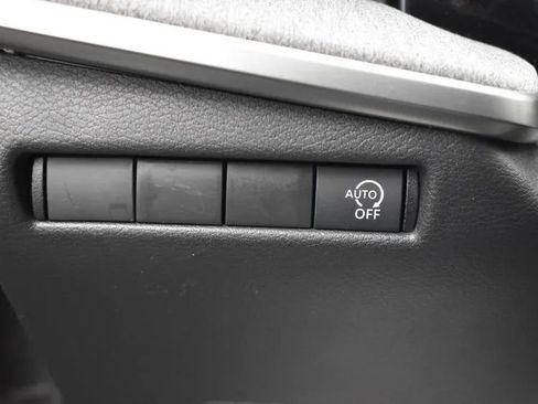 Used 2025 Nissan Kicks SV image 22