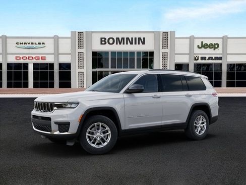 New 2026 Jeep Grand Cherokee L Laredo image 2