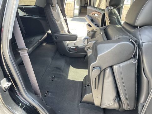Used 2015 Cadillac Escalade Luxury AWD/4WD image 27