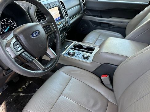 Used 2020 Ford Expedition XLT w/ Equipment Group 202A image 4