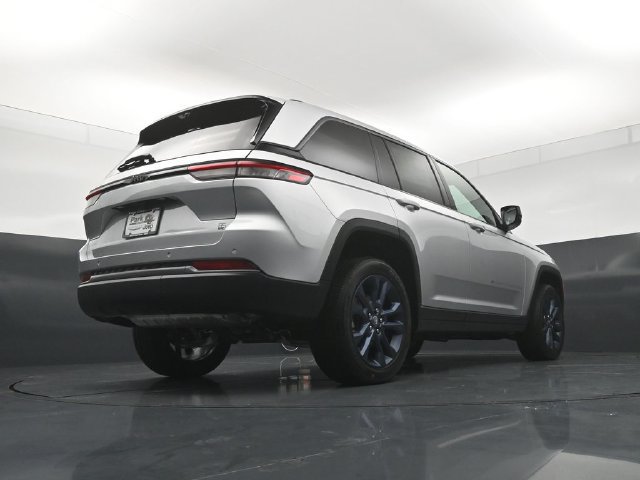 New 2026 Jeep Grand Cherokee Limited AWD/4WD image 23