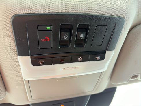 Used 2022 Nissan Pathfinder SV w/ SV Premium Package AWD/4WD image 37