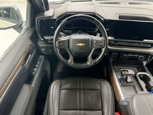 Used 2025 Chevrolet Silverado 1500 High Country w/ Technology Package image 11