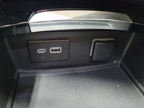 Used 2022 Buick Envision Essence w/ Safety Package FWD image 43