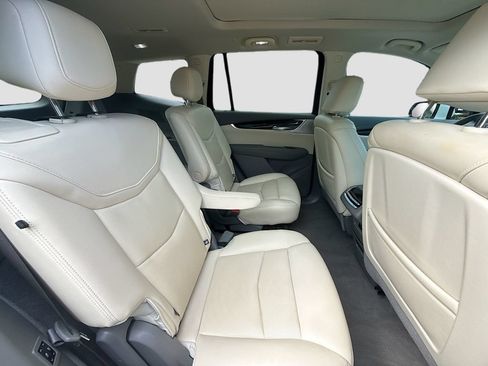 Used 2022 Cadillac XT6 Premium Luxury FWD image 32