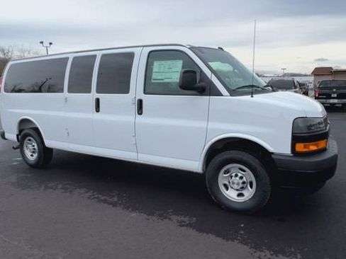 New 2026 Chevrolet Express 3500 LS RWD image 2