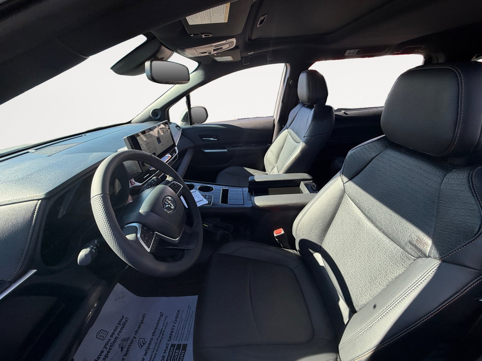 New 2026 Toyota Sienna XLE Woodland Edition AWD/4WD image 9