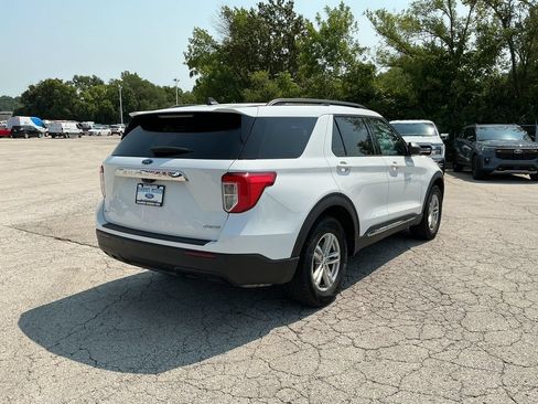 Used 2023 Ford Explorer XLT AWD/4WD image 5