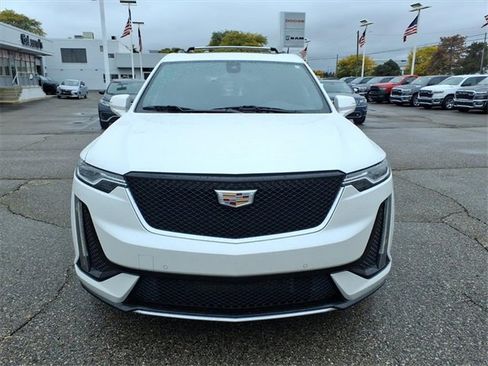 Used 2020 Cadillac XT6 Sport image 2